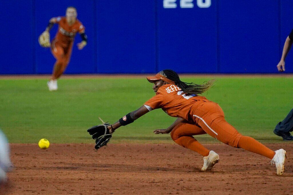 WCWS Oklahoma Texas Softball